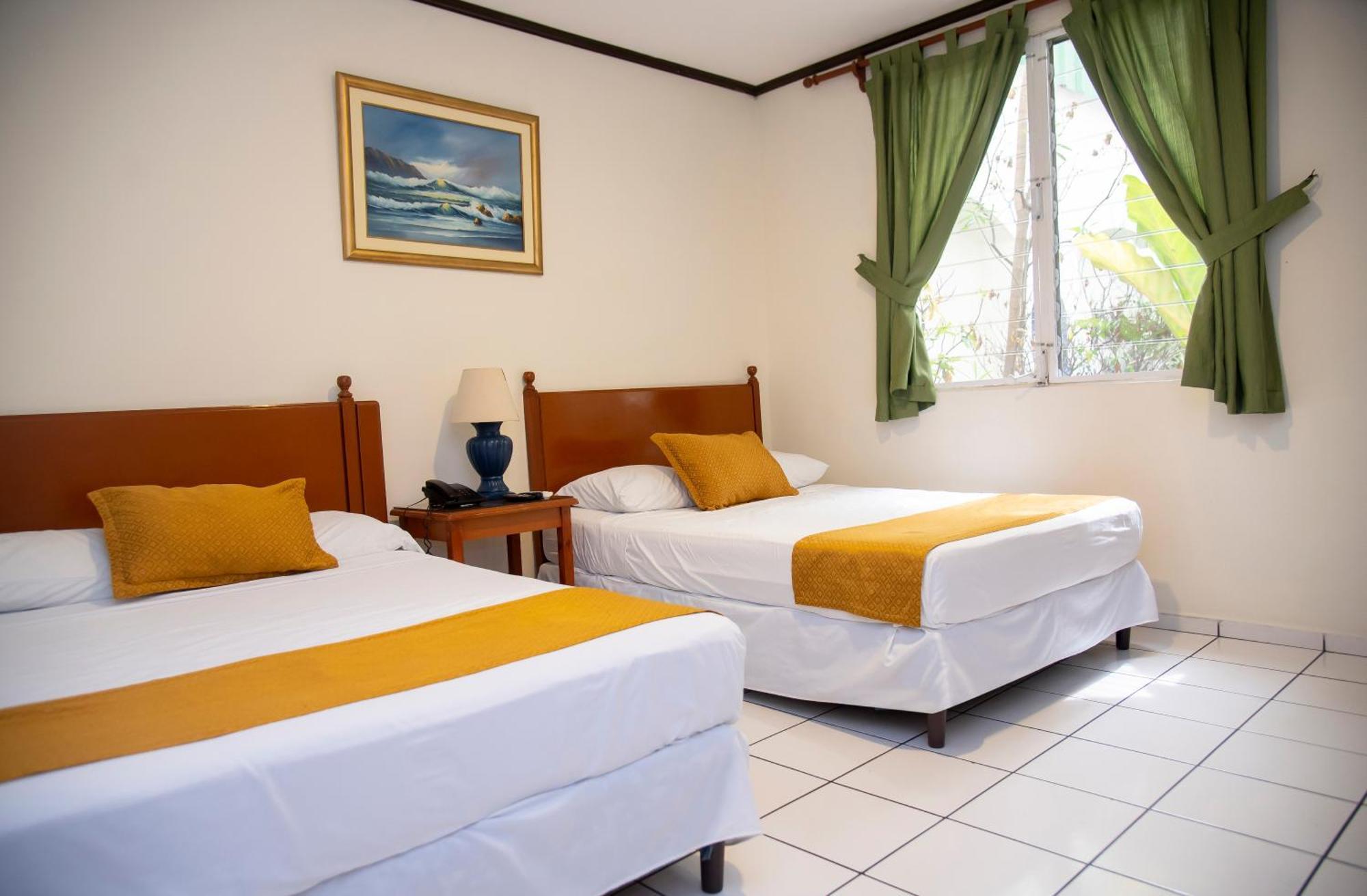 Hotel Villa Serena San Benito San Salvador Exterior photo
